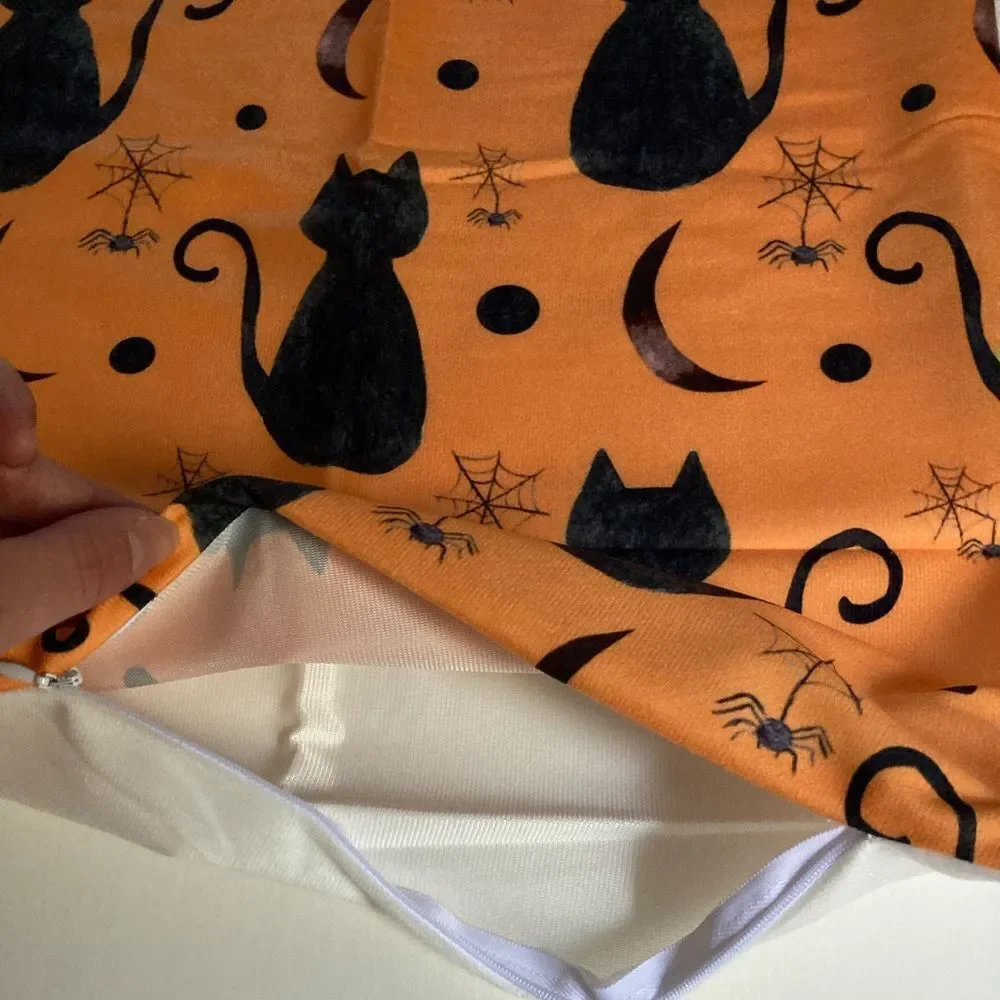 Halloween Cat 🐈‍⬛ Pillow Cover